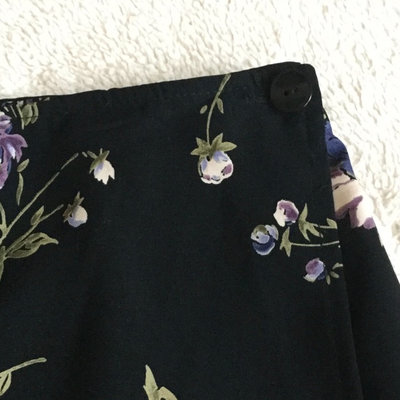 Vintage I.N. Studio Floral Wrap Skirt Black - Sz Medium - Picture 4 of 10